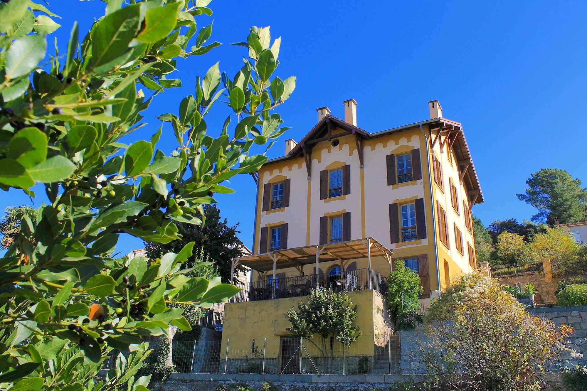 Du Pietri Maison d'hôtes *